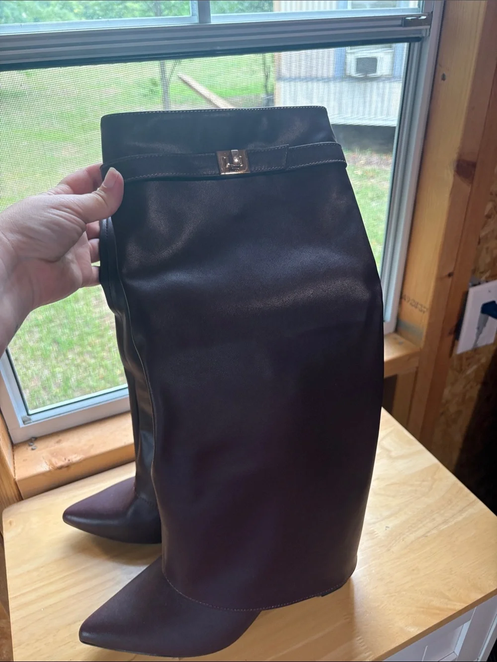 A New Day pointed toe boots, burgundy